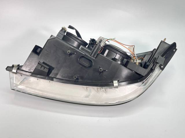 26010AU800 NISSAN Правая фара купить в Николаев