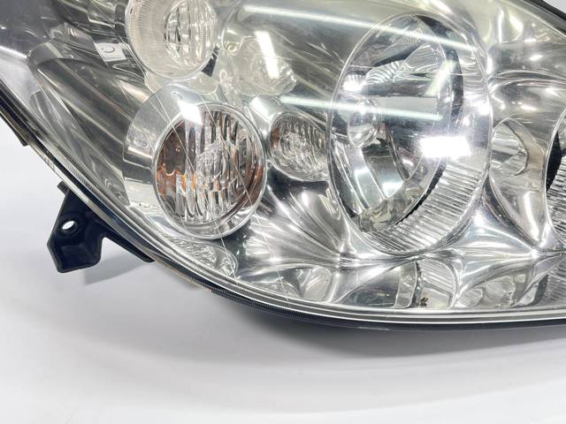 26010AU800 NISSAN Фара правая купить в Житомир