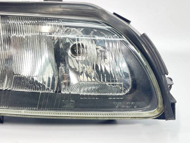 VOLVO 8693568 Фара правая в наличии Черновцы