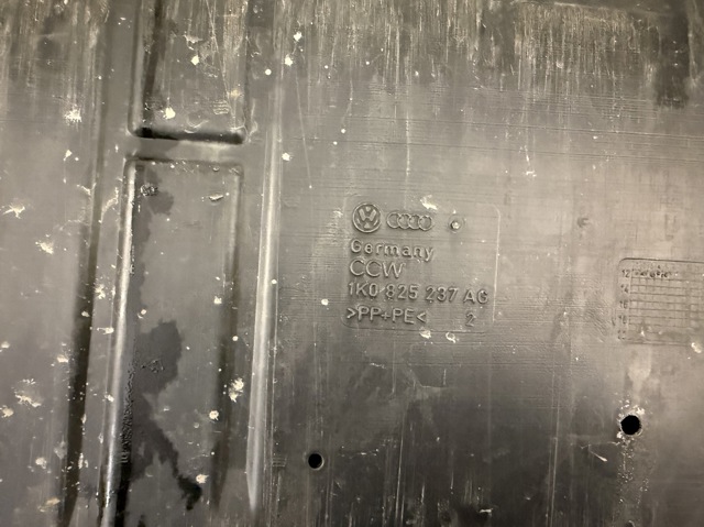VAG 1K0825237AG Защита двигателя в наличии Киев