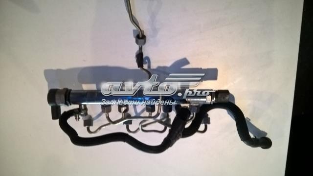 Рампа форсунок системы впрыска топлива 13537809129 BMW