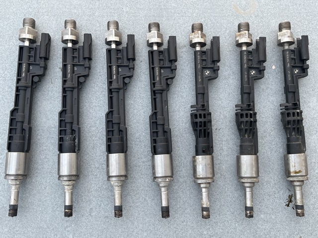 Форсунка дизельная в сборе 13647597870 BMW