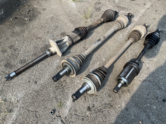 33208609838 BMW Полуось задняя купить в Киев