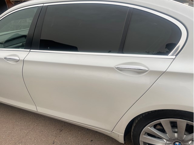 Дверь пассажирская задняя левая 41007203981 BMW