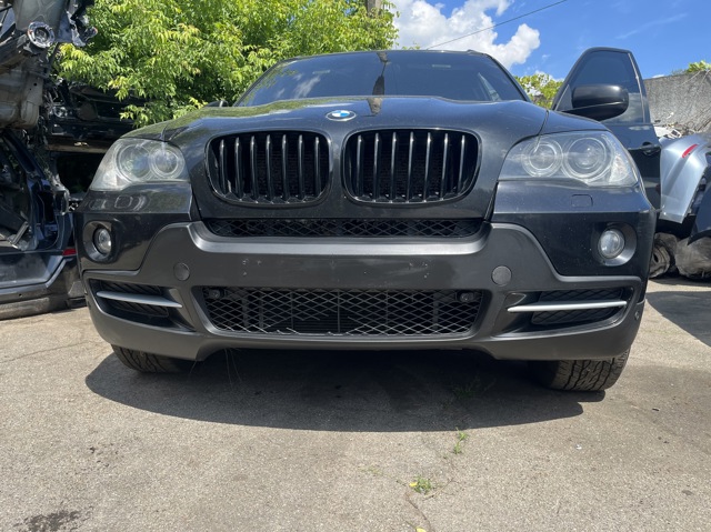 Бампер на авто 51117172402 BMW