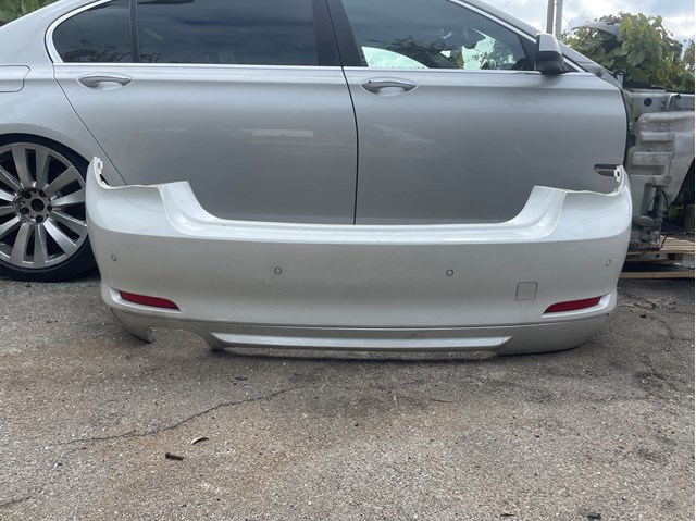 Задний бампер 51127209926 BMW