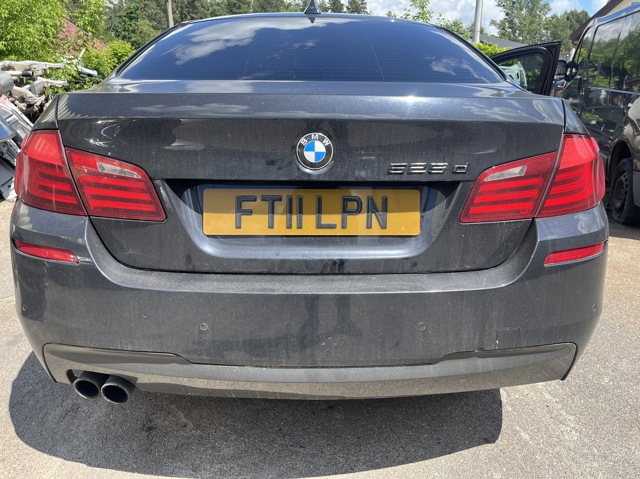 Направляющая заднего бампера 51127906845 BMW