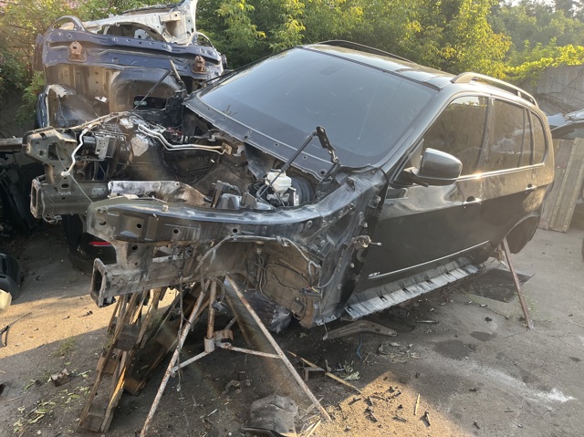 Левый молдинг ветрового стекла 51317250395 BMW