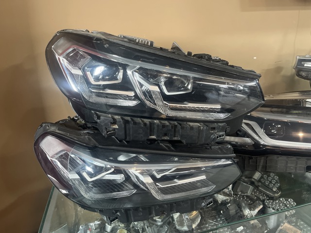 BMW 63115A0E602 Фара правая в наличии Черновцы