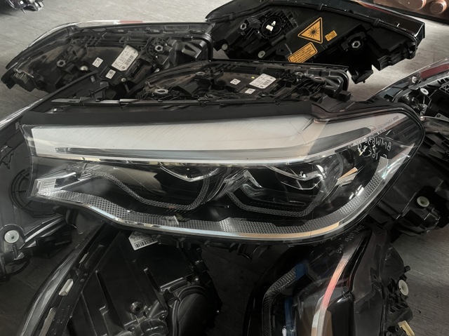Блок фара левая 63117214957 BMW