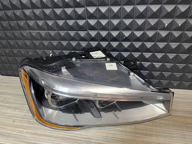 BMW 63117401148 Правая фара в наличии Полтава