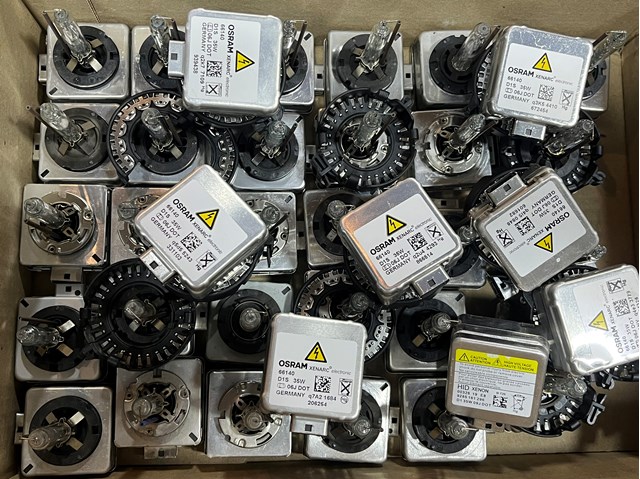 63217217509 BMW Лампочка ксеноновая купить в Тернополь