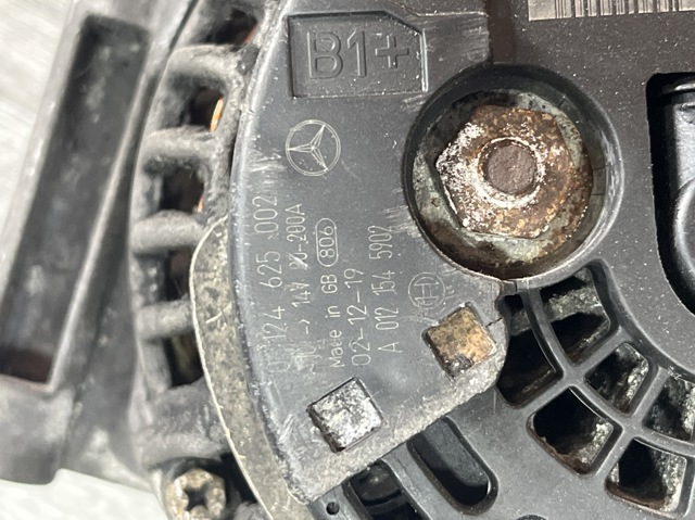 Автомобильный генератор A0121545902 MERCEDES