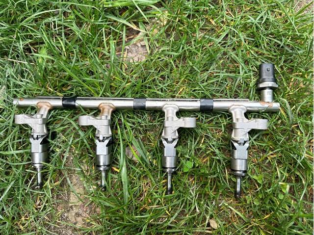 MAZDA PE2713250 Топливные форсунки в наличии Киев