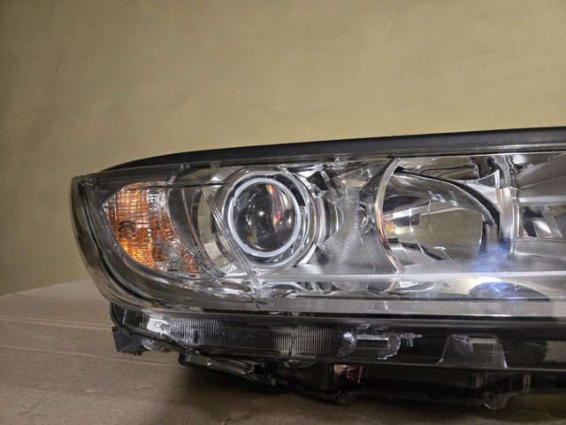 811100E330 Фара правая купить Черкассы