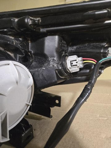 811100E330 TOYOTA Правая фара купить в Харьков