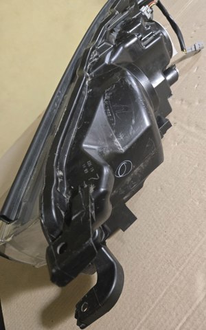 811100E330 TOYOTA Правая фара купить в Черкассы