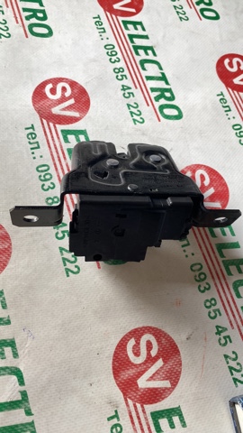 Замок и ручка двери задка 51247248075 BMW