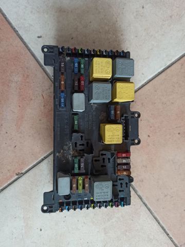 Коробка предохранителей 6395450401 MERCEDES