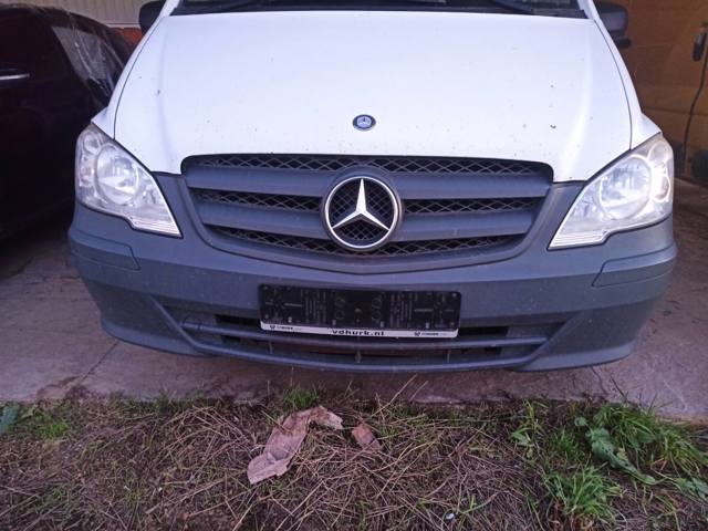 Бампер передний 6398806970 MERCEDES