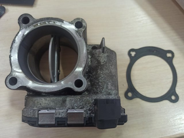 Дроссельная заслонка 6420900270 MERCEDES