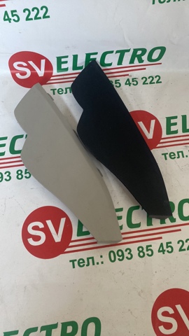 Крышка боковая панели "торпедо", правая 684983NF0A NISSAN