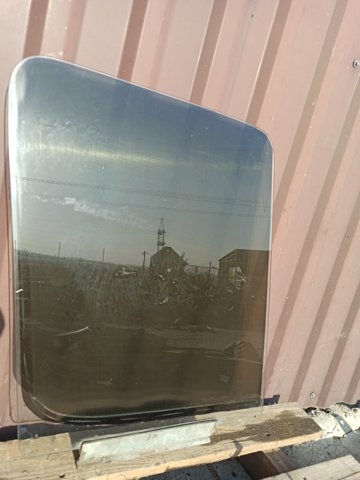 Стекло пассажирской двери 9017200418 MERCEDES