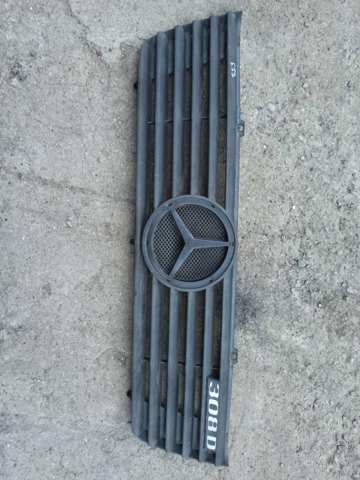Решетка 9018880123 MERCEDES