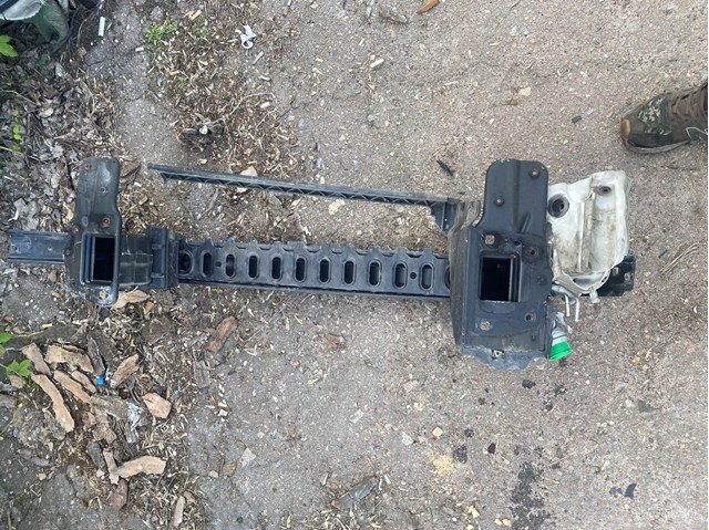 A1666200034 Суппорт радиатора нижний купить Полтава