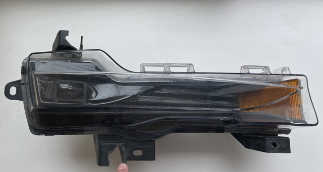 Правая противотуманная фара 107739000F TESLA