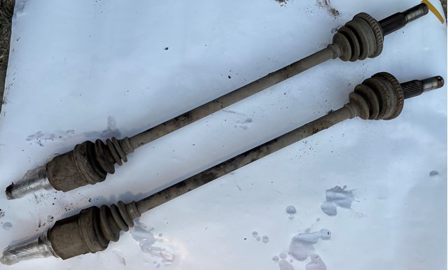 Полуось задняя 396008H510 NISSAN