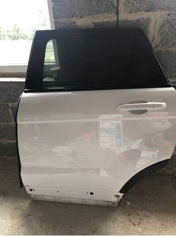 Дверь задняя, левая LR028557 LAND ROVER