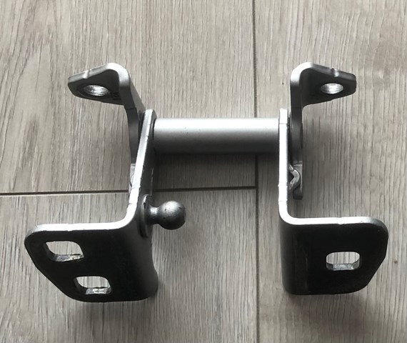 TESLA 104553700H Петля двери передней правой в наличии Ровно