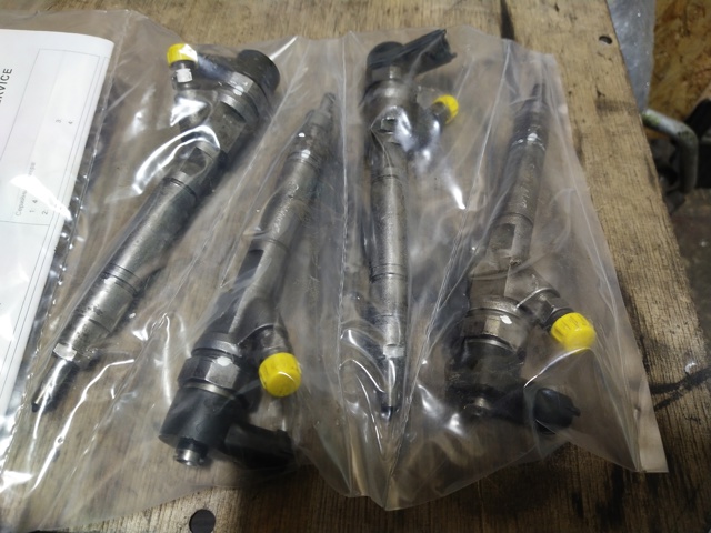 Клапанная форсунка 0445110265 RENAULT