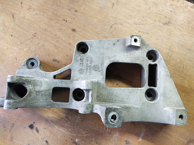 Крепление генератора 06F903143F VAG