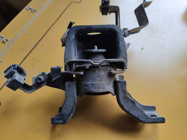 TOYOTA 1230537300 Подушка (опора) двигателя правая в наличии Сумы