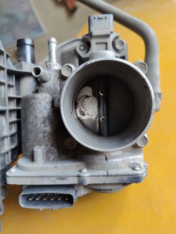 Заслонка воздушная 2203037060 TOYOTA