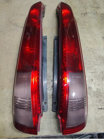 Задняя левая фара 26555EQ025 NISSAN