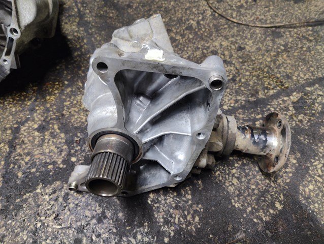Коробка раздаточная (раздатка) 331008H513 NISSAN
