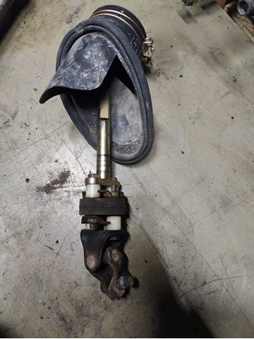 Вал рулевой колонки 480808H900 NISSAN