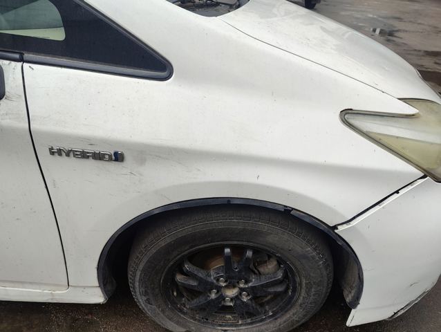 Крыло переднее правое Toyota Prius