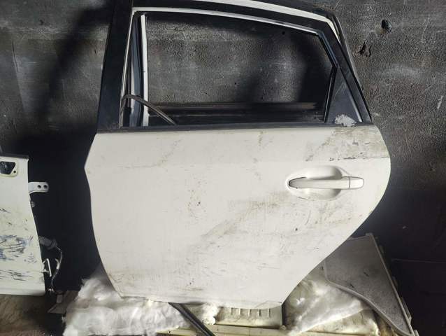 Задняя левая дверь 6700447080 TOYOTA