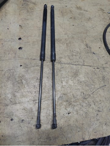 Газовый упор багажника 90450EQ325 NISSAN