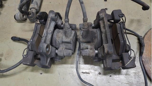 Скоба суппорта переднего A0034200515 MERCEDES