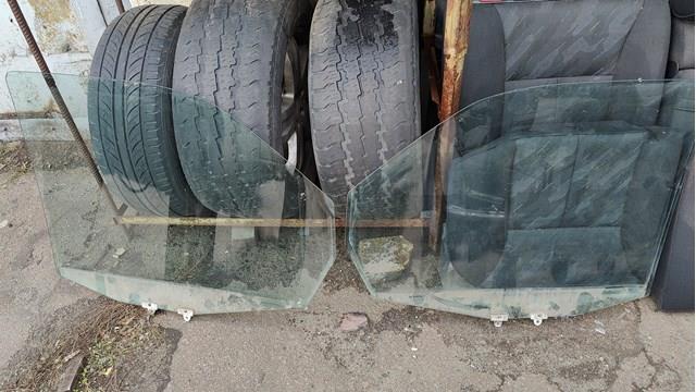 Стекло передней двери, правой A6387200420 MERCEDES