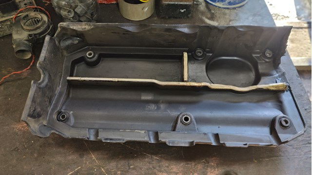 MERCEDES A6460101567 Крышка мотора декоративная в наличии Полтава