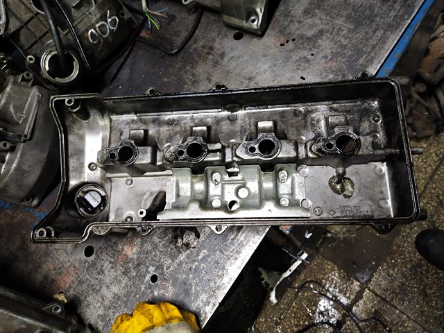 MERCEDES A6460101930 Крышка клапанная в наличии Ирпень