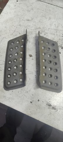 Подножка правая A9015230301 MERCEDES