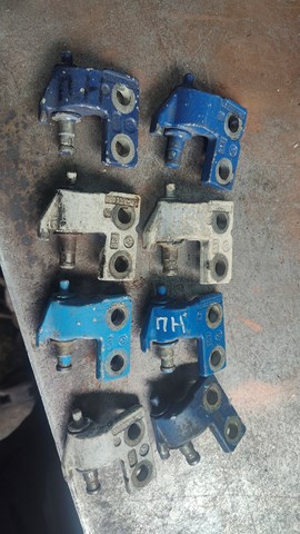 Петля передней двери правая A9017200837 MERCEDES