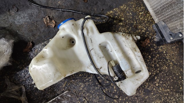 Водяной бачок омывателя фар A9018690120 MERCEDES